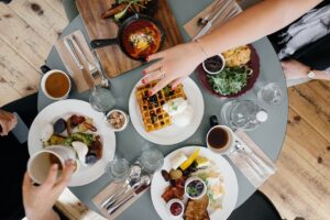 Food and Friends Circle: Perfect Combo Food and Friends Circle: Perfect Combo